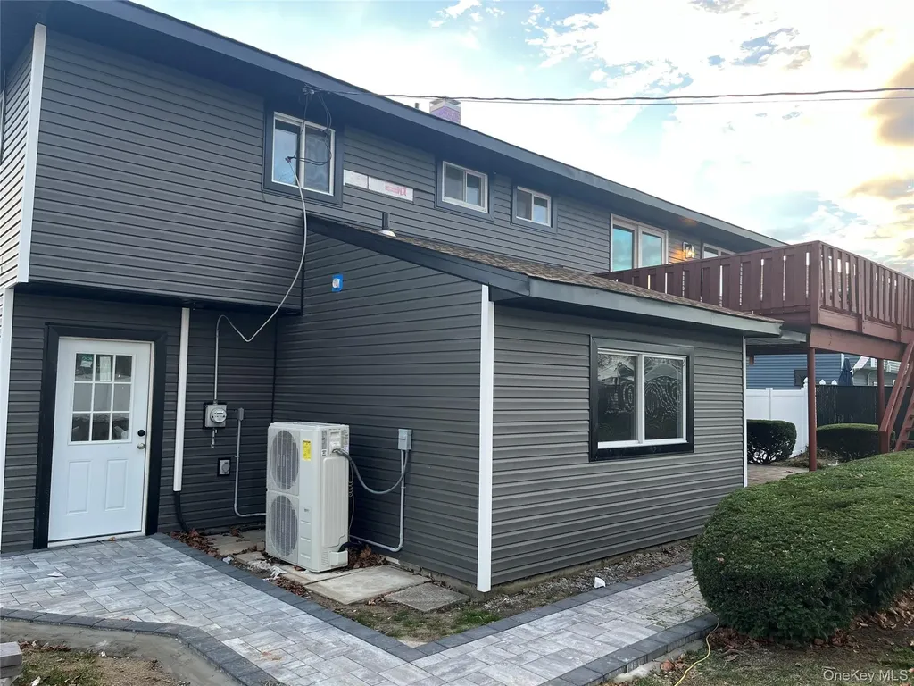5 Farmstead Road Commack NY 11725