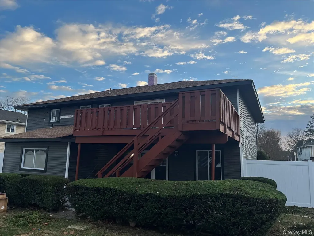 5 Farmstead Road Commack NY 11725