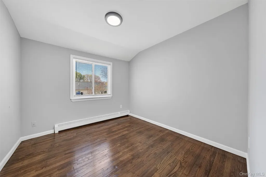 65 Maple Lane Medford NY 11763