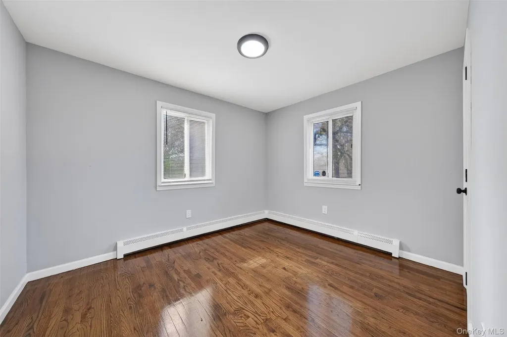 65 Maple Lane Medford NY 11763