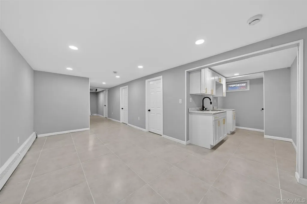 65 Maple Lane Medford NY 11763