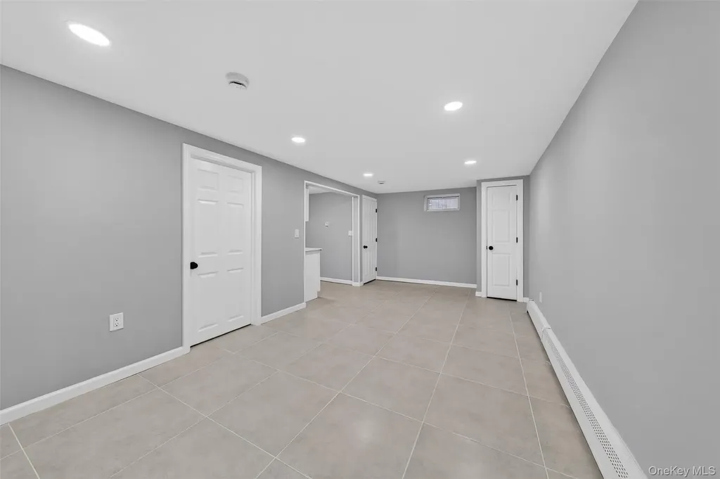65 Maple Lane Medford NY 11763
