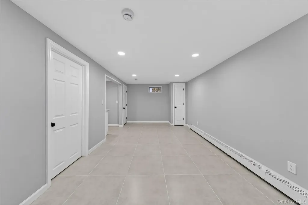 65 Maple Lane Medford NY 11763