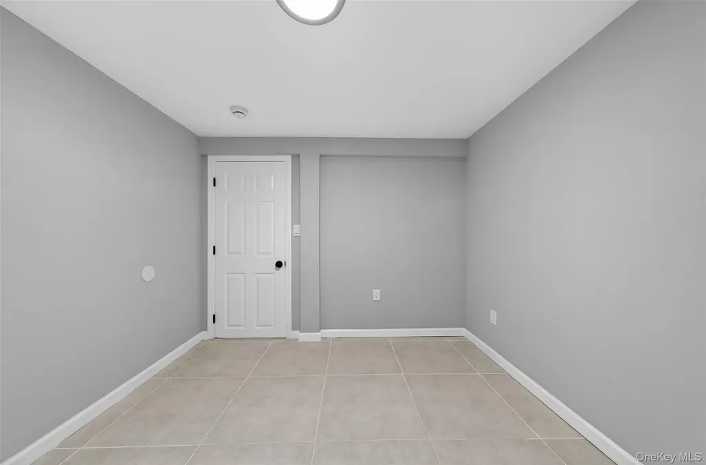 65 Maple Lane Medford NY 11763
