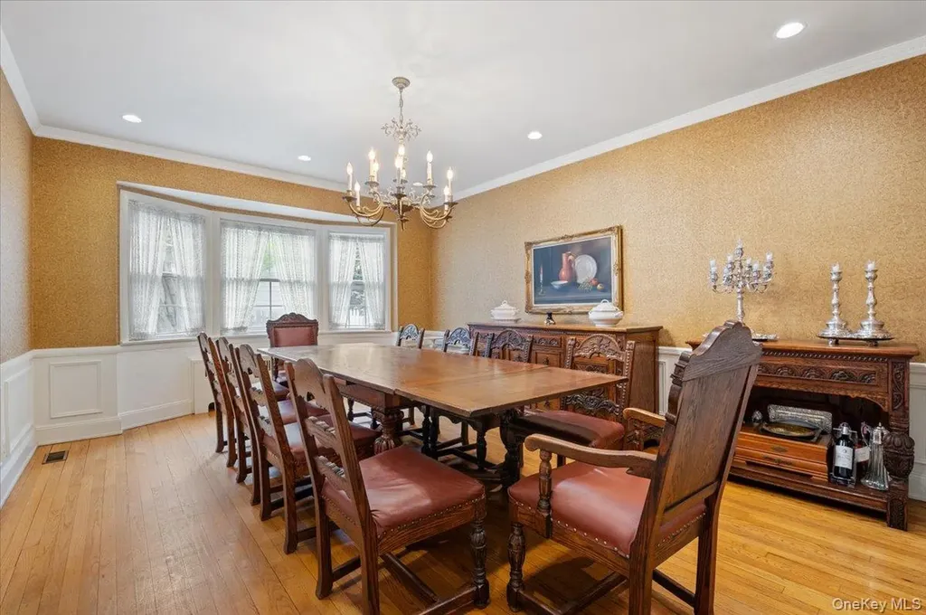 60 Broadway Lawrence NY 11559
