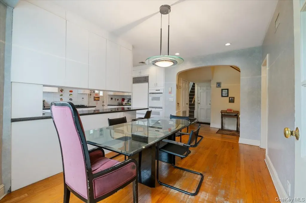 60 Broadway Lawrence NY 11559