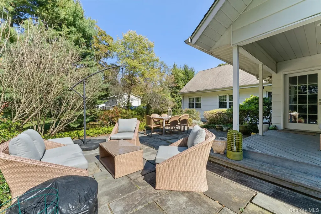 14 Earlwood Drive Poughkeepsie NY 12603