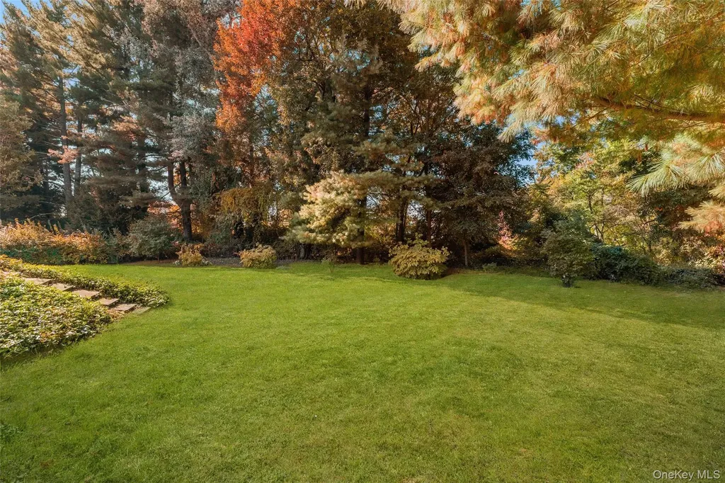 14 Earlwood Drive Poughkeepsie NY 12603
