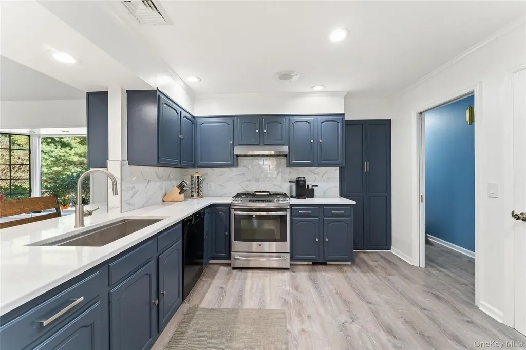 14 Earlwood Drive Poughkeepsie NY 12603