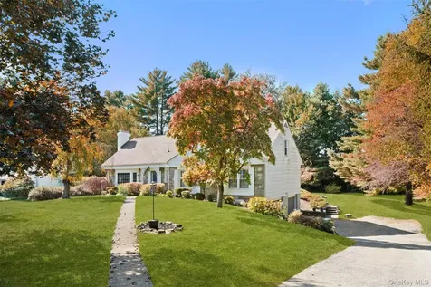 14 Earlwood Drive Poughkeepsie NY 12603