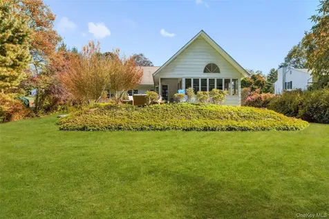 14 Earlwood Drive Poughkeepsie NY 12603