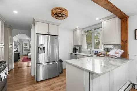 17 Heathcote Road Carmel NY 10512