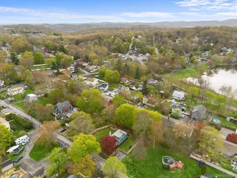 17 Heathcote Road Carmel NY 10512