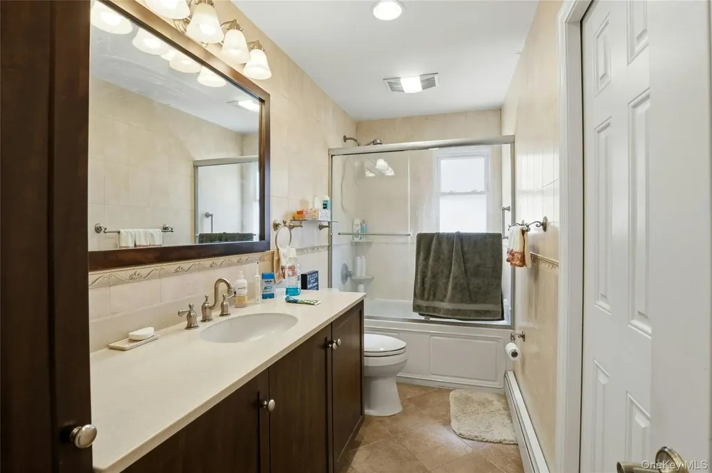 87 Stephen Drive Plainview NY 11803