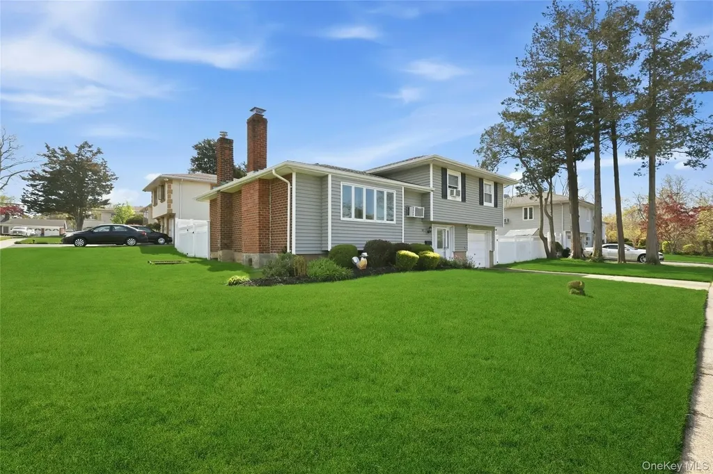 87 Stephen Drive Plainview NY 11803