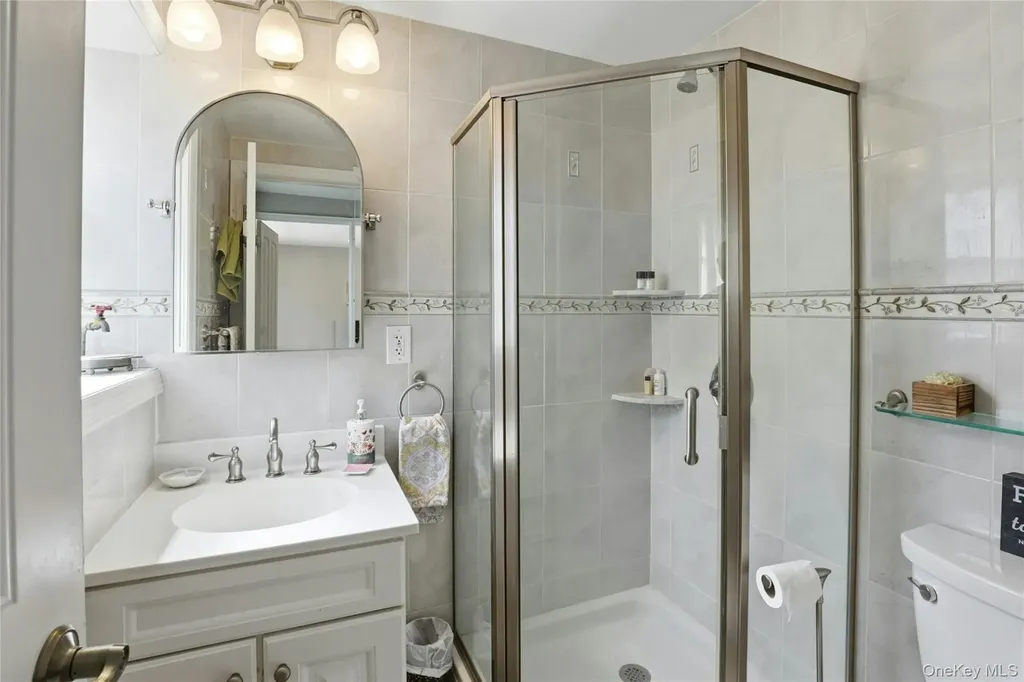 87 Stephen Drive Plainview NY 11803