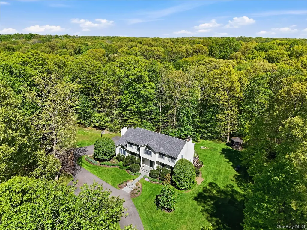 21 Kitchawan Road Pound Ridge NY 10576