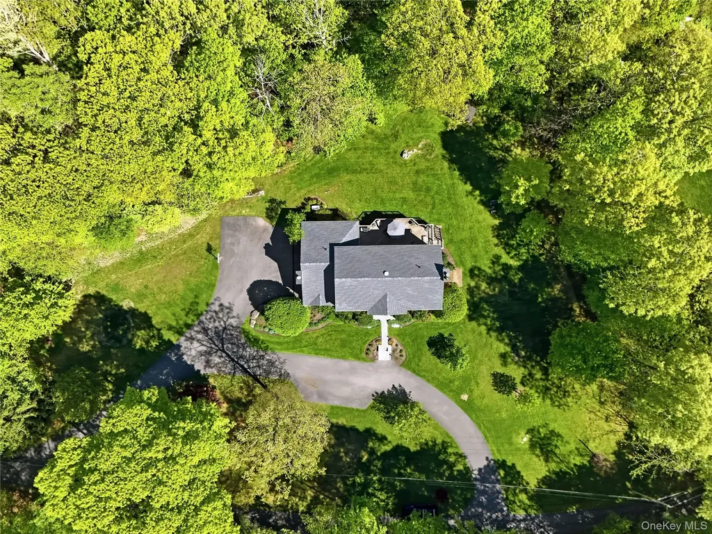 21 Kitchawan Road Pound Ridge NY 10576