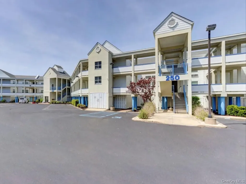 250 Dune Westhampton Beach NY 11978