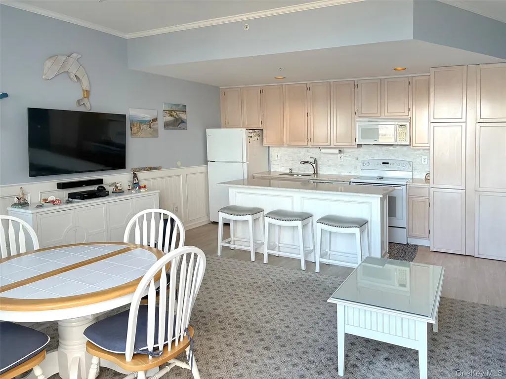 250 Dune Westhampton Beach NY 11978