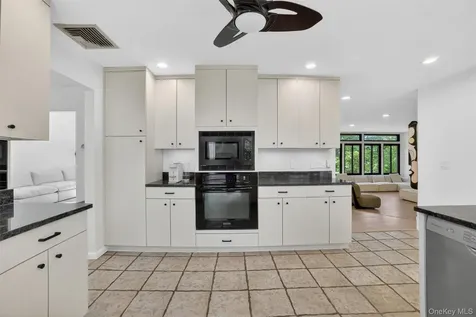 8 Amalfi Drive Cortlandt Manor NY 10567