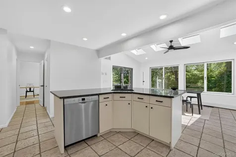 8 Amalfi Drive Cortlandt Manor NY 10567