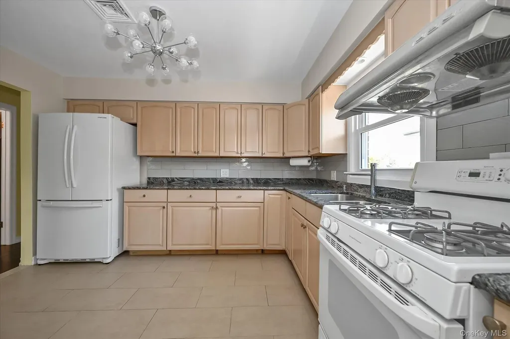 15003 7th Avenue Whitestone NY 11357