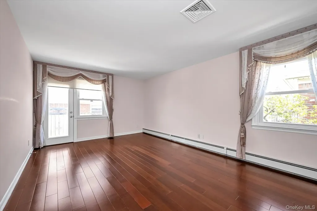 15003 7th Avenue Whitestone NY 11357