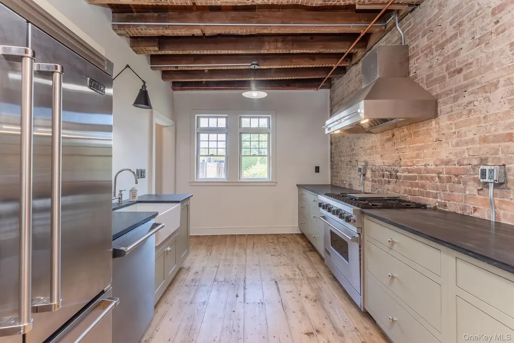72 Hunter Street Kingston NY 12401