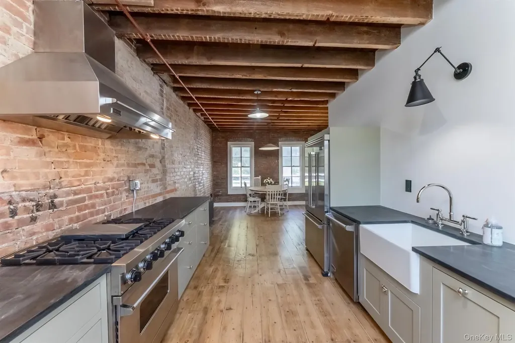 72 Hunter Street Kingston NY 12401