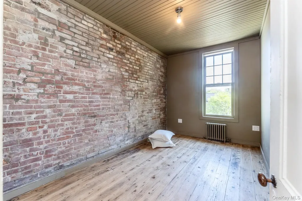 72 Hunter Street Kingston NY 12401