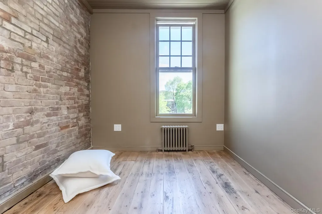 72 Hunter Street Kingston NY 12401