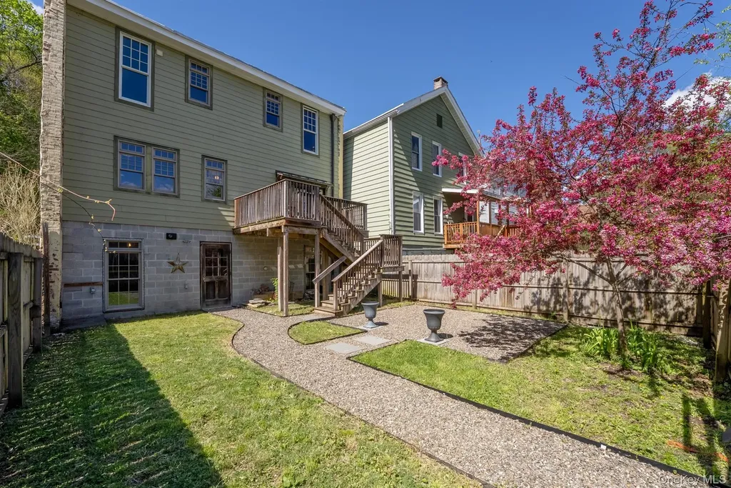 72 Hunter Street Kingston NY 12401