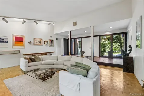 19 Rolling Way New City NY 10956