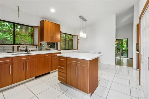 19 Rolling Way New City NY 10956