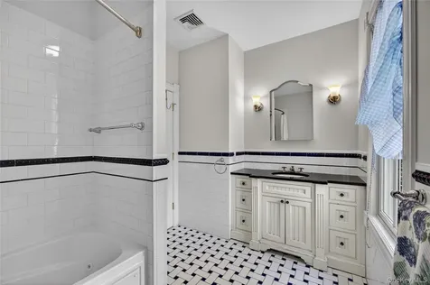 247 Broadway Pleasantville NY 10570