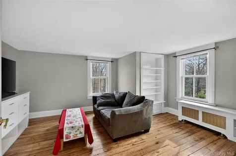 247 Broadway Pleasantville NY 10570