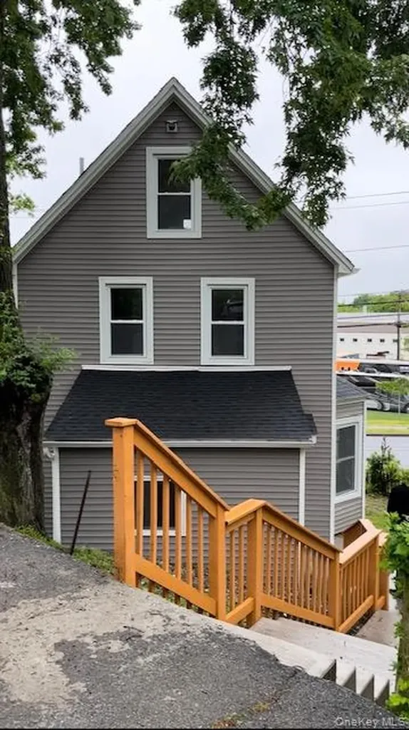 146 Smith Street Poughkeepsie NY 12601
