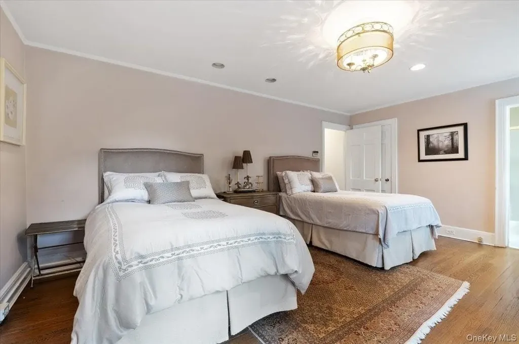 421 Broadway Lawrence NY 11559