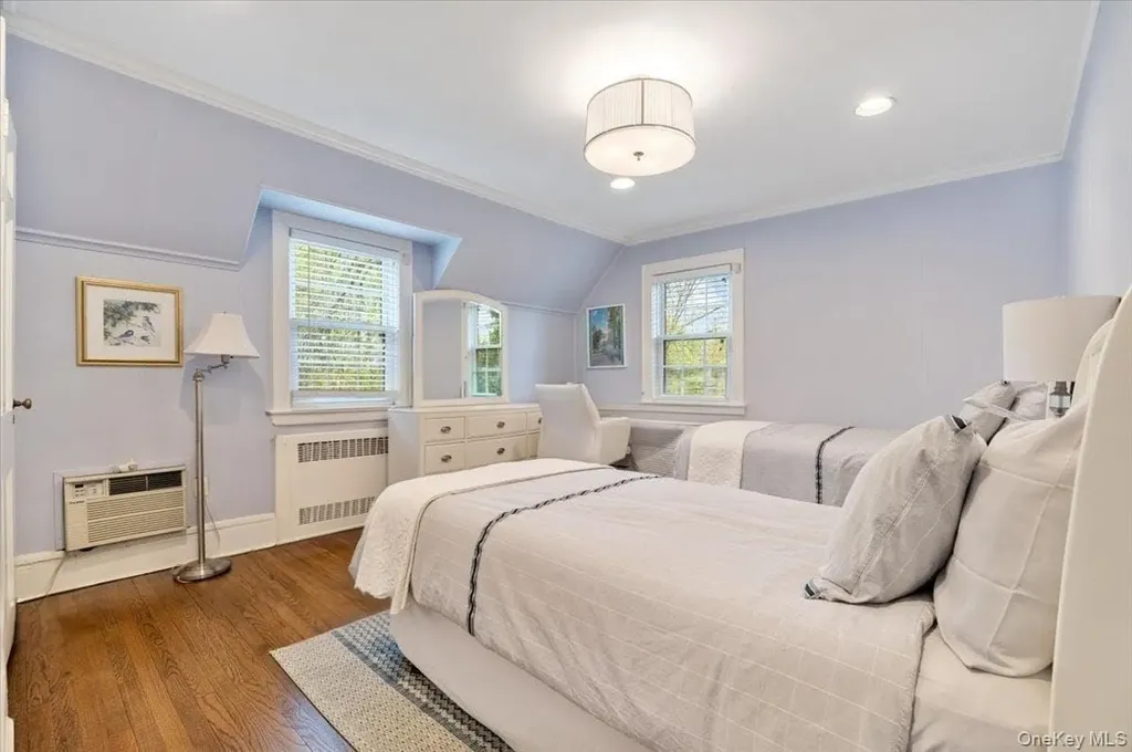 421 Broadway Lawrence NY 11559