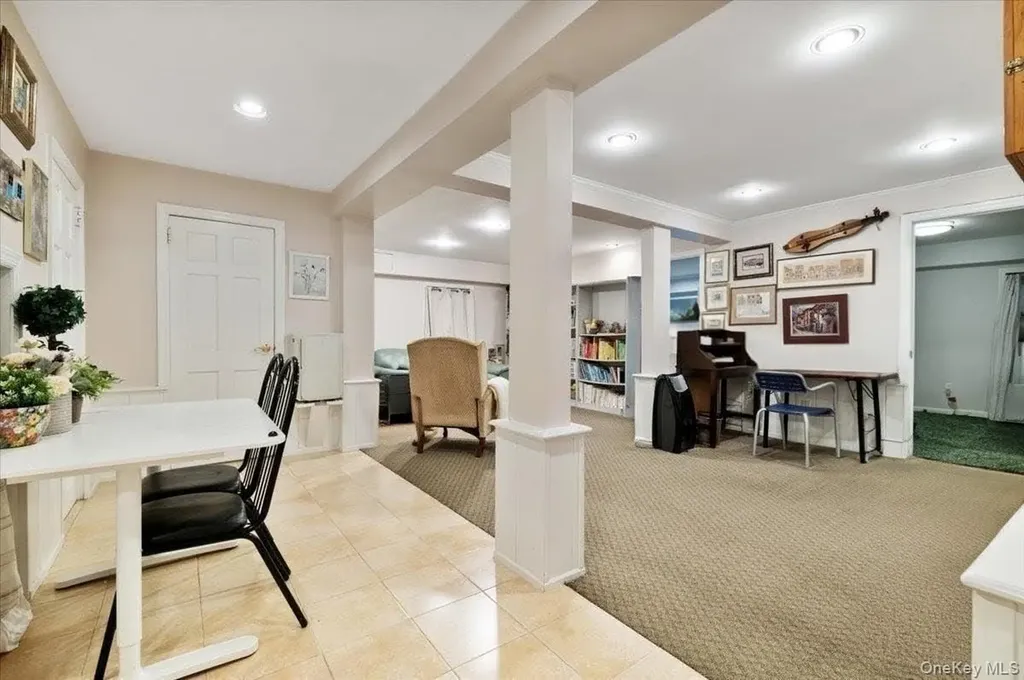 421 Broadway Lawrence NY 11559