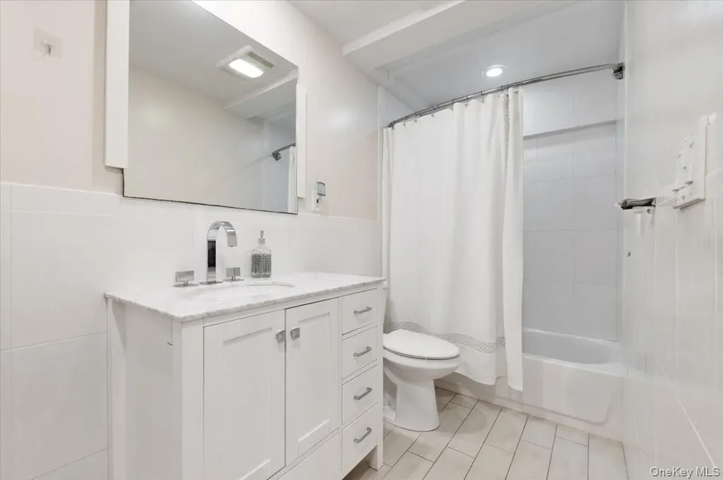 421 Broadway Lawrence NY 11559