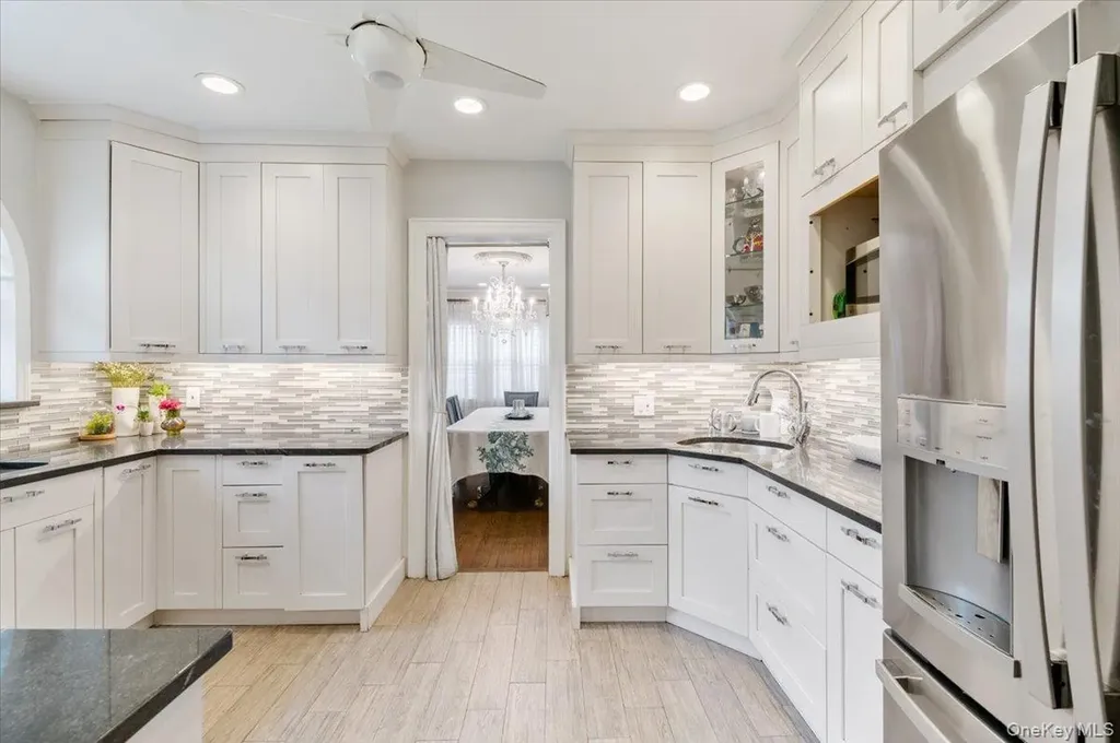 421 Broadway Lawrence NY 11559