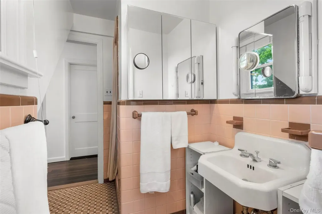 925 Old Post Road Mamaroneck NY 10543