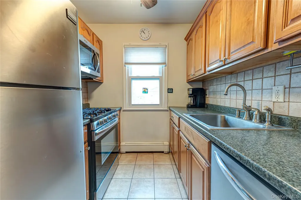 86 Cardinal Lane Islip NY 11751