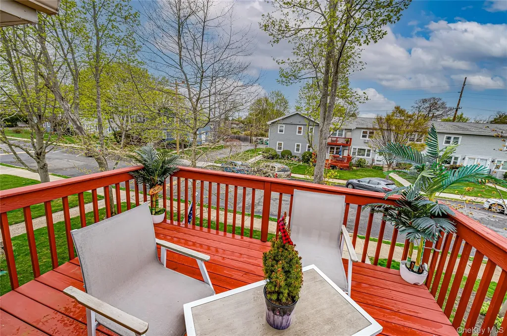 86 Cardinal Lane Islip NY 11751