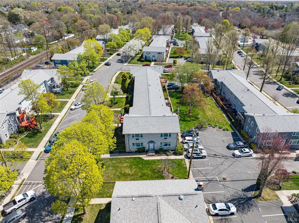 86 Cardinal Lane Islip NY 11751