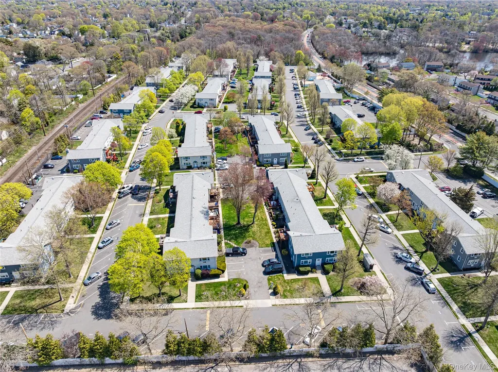 86 Cardinal Lane Islip NY 11751