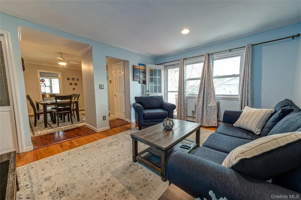 86 Cardinal Lane Islip NY 11751