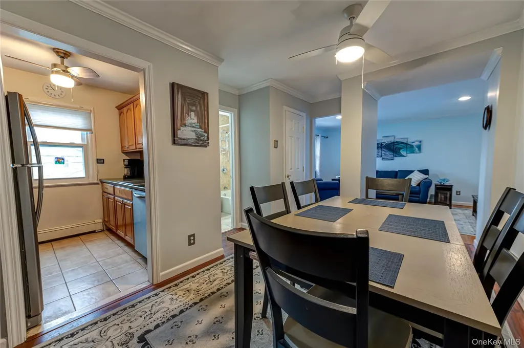 86 Cardinal Lane Islip NY 11751